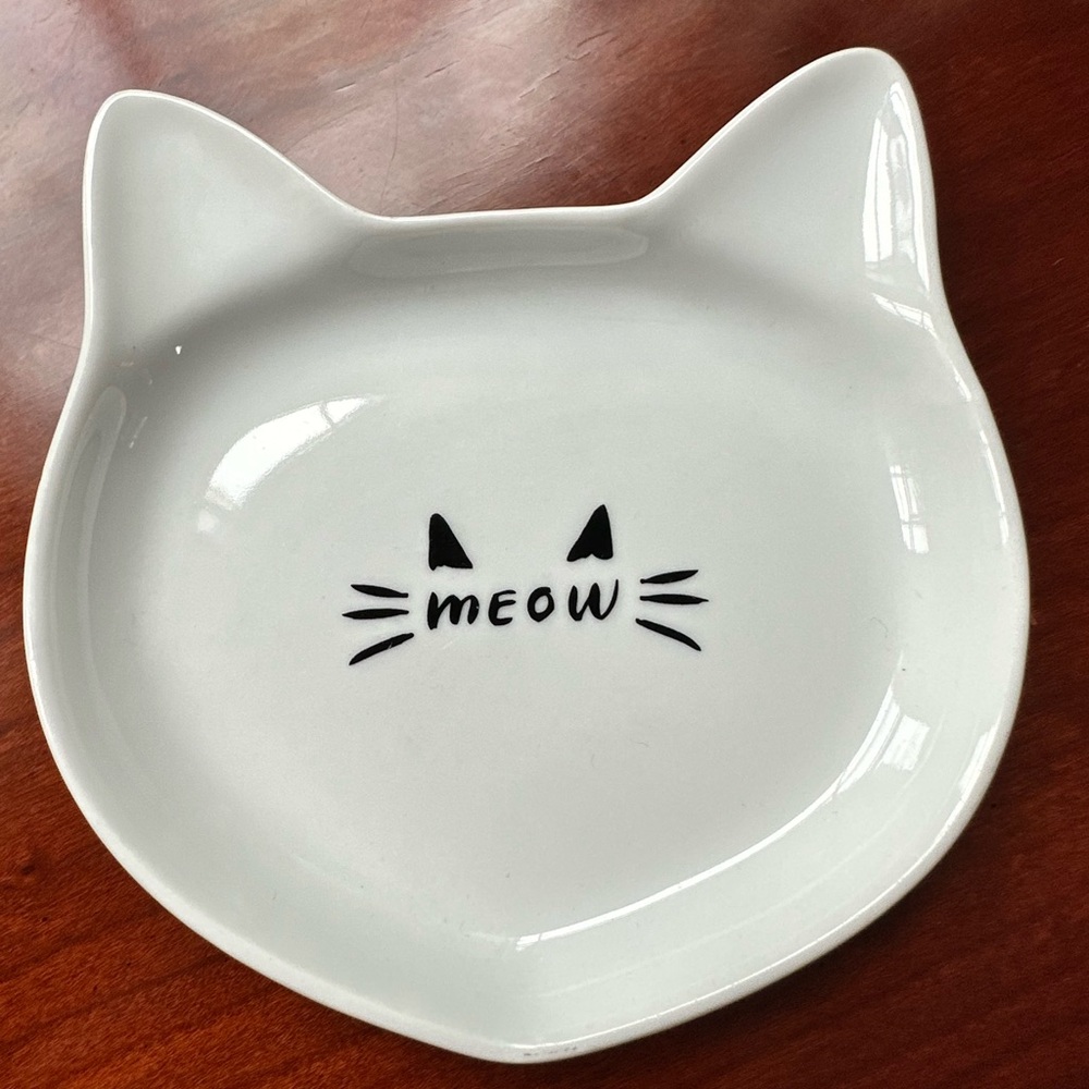 Fringe Studio Cat Shaped Plate/Trinket Holder